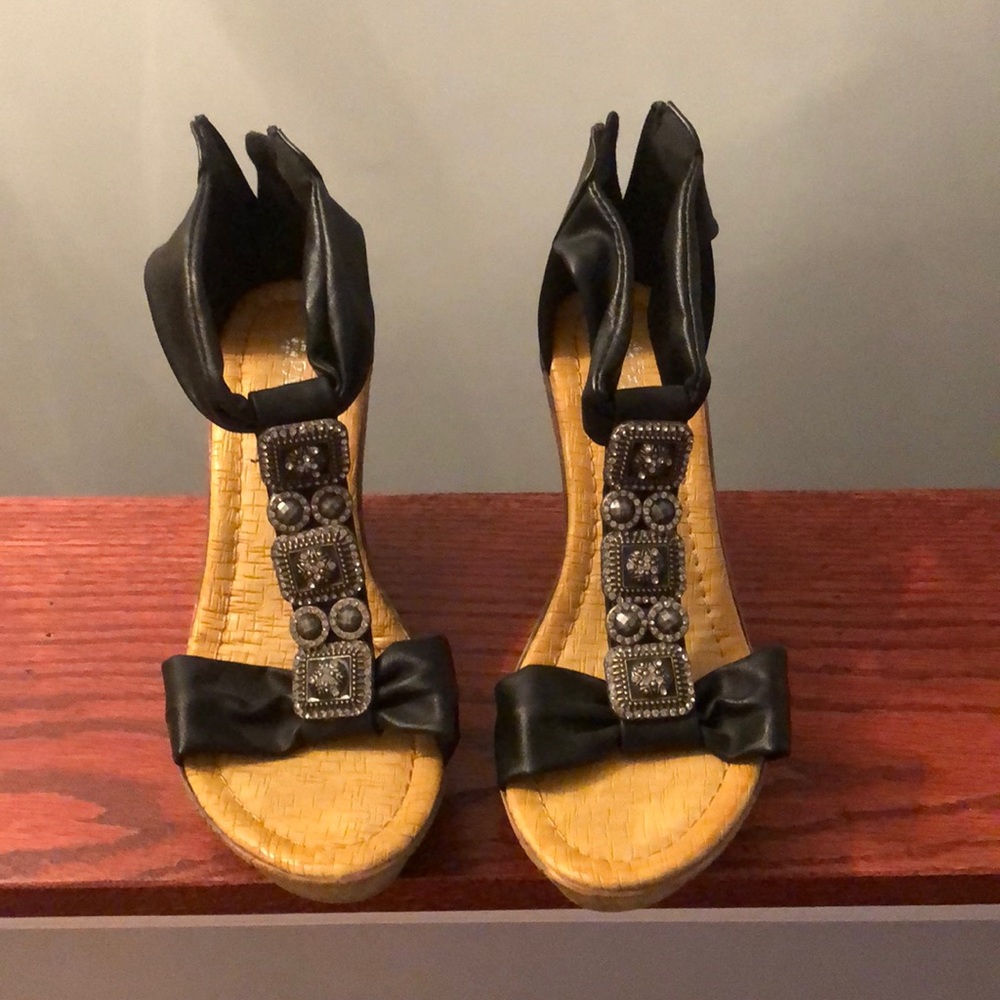 Brand new black wedges
